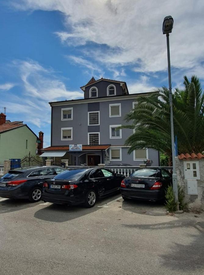 Apartmani Krajnovic Fažana Exterior foto