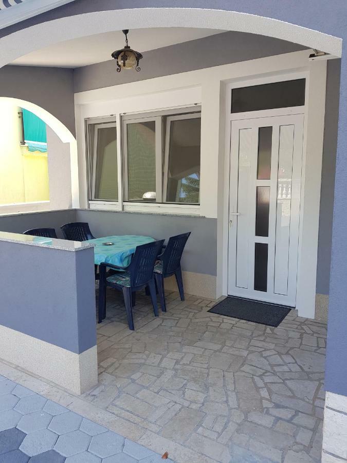 Apartmani Krajnovic Fažana Exterior foto